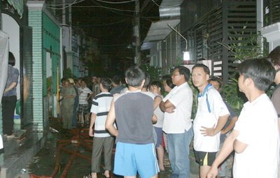 Cháy nhà trong lúc đi ăn cưới