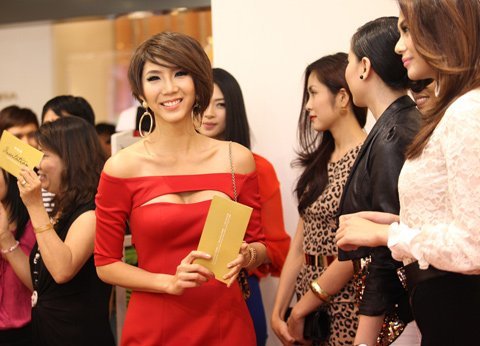 Hà Tăng kiêu sa, Ngọc Quyên gợi cảm