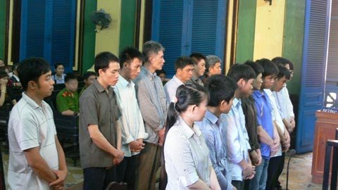 Đường dây sản xuất thuốc tân dược giả hầu tòa