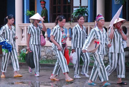 Hạnh phúc đớn đau của cô gái nhiễm HIV