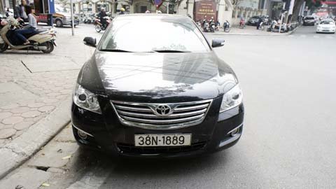 Hà Nội: Xe điên lại tông thẳng vào CSGT