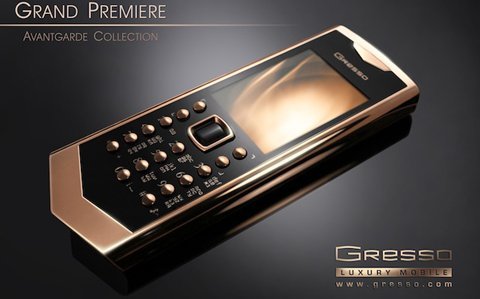 Lộ diện điện thoại tiền tỷ bằng vàng