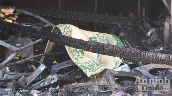 Nổ ga gây sập nhà, nhiều người thương vong