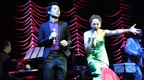 Hòa Trần lép vế trước Nguyên Thảo