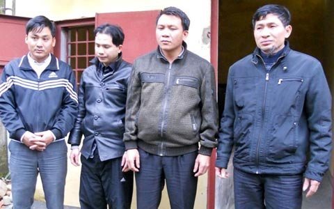 Hà Tĩnh: Ba cán bộ huyện đánh bạc trong đêm Noel