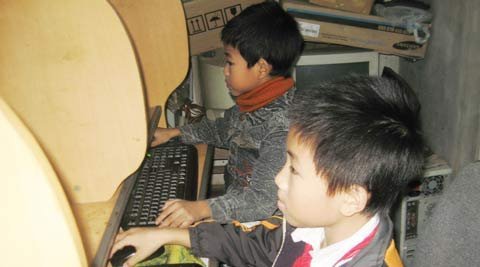 Hai anh em ruột giật giải nhất thi giải toán trên mạng