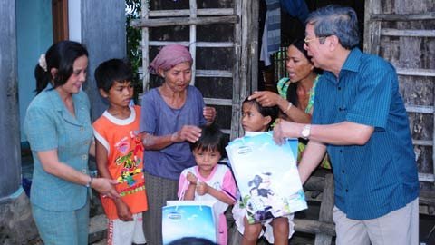 7 tỷ đồng tiền sữa cho trẻ em nghèo