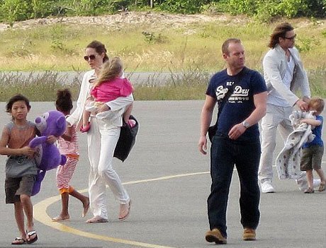 2011: Làng giải trí Việt rúng động vì sao ngoại