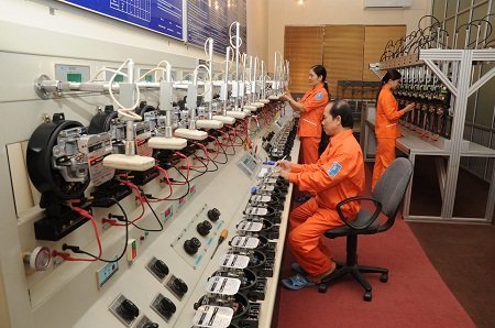 Vì sao EVN không thưởng Tết?