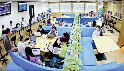 Nhà đầu tư nhỏ lẻ: Hết tham lam đến than khóc