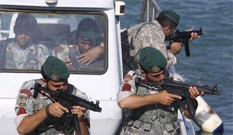 Iran cảnh cáo Mỹ về Eo biển Hormuz