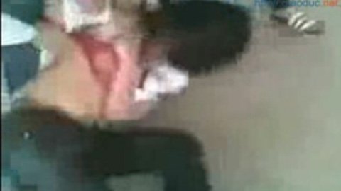 Nỗi lòng người mẹ nữ sinh đánh bạn