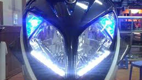 Chế đèn xe máy bằng đèn ô tô...lo phạm luật