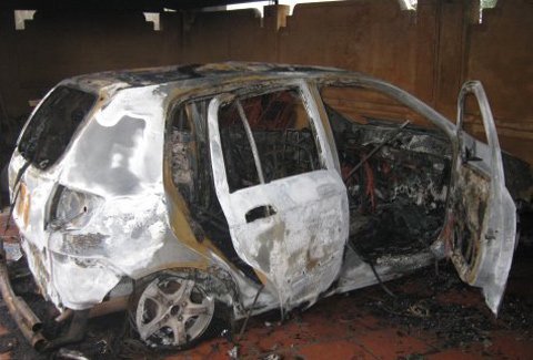 Lại cháy ô tô gây rúng động