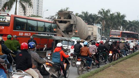 Bến xe chật cứng  ngày cuối năm