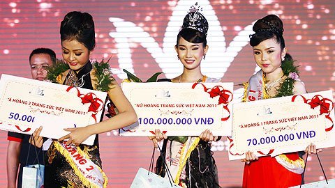 Thuộc bài, ba người đẹp lên ngôi Nữ hoàng