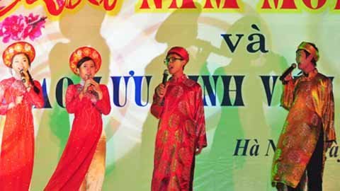 Chào năm mới, nữ sinh quốc tế biến thành sexy lady