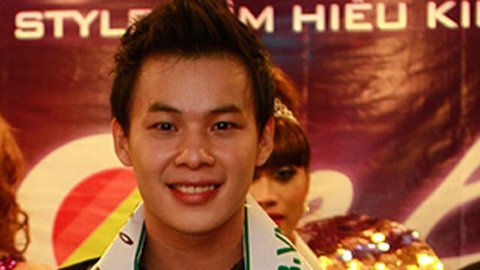 Nam vương đồng tính trong vòng vây 