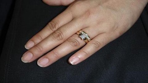 Kẻ đánh cắp nhẫn đính hôn bị lộ vì Facebook