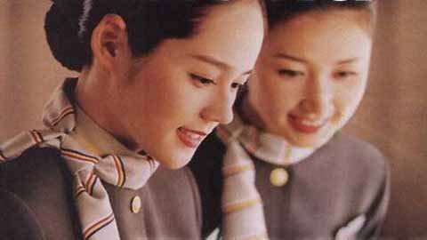 Ngắm nhan sắc rạng rỡ của các tiếp viên hàng không