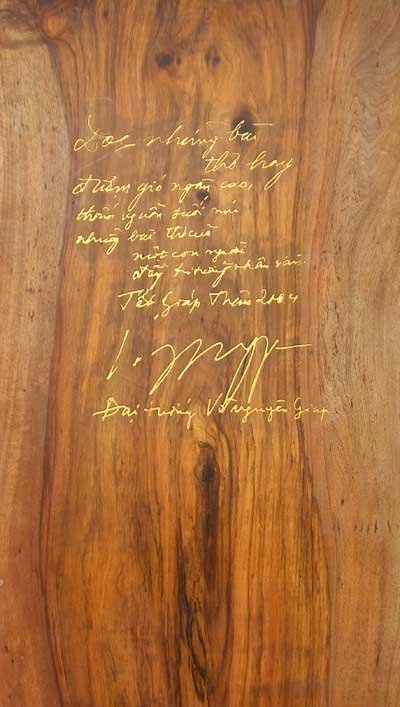 Tập thơ độc bản nặng 120 kg