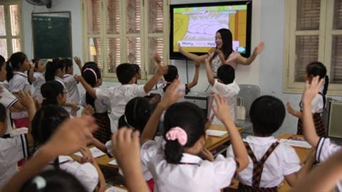 Tham dự 