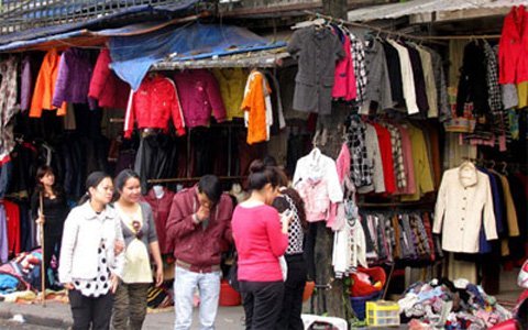 Giáp Tết, shop thời trang vắng hoe