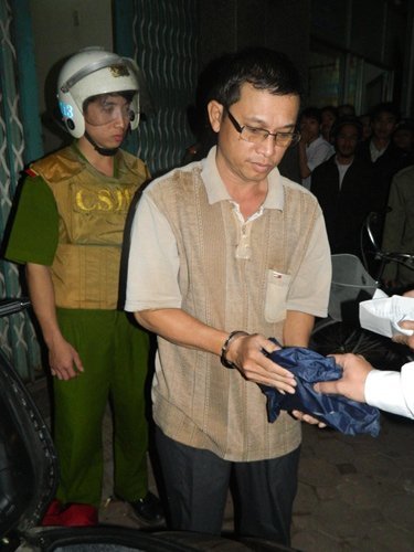 Đánh sập ổ đề lớn trong cửa hàng điện thoại