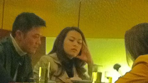 Hoàng Thuỳ Linh thân mật cùng người tình trong giá lạnh