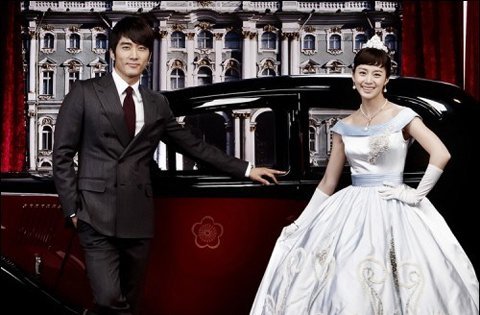 Song Seung Heon và Kim Tae Hee mang quà tặng fan Việt