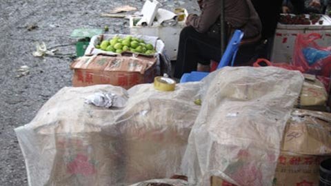 Thanh Long, táo xanh Trung Quốc gắn mác hàng nội