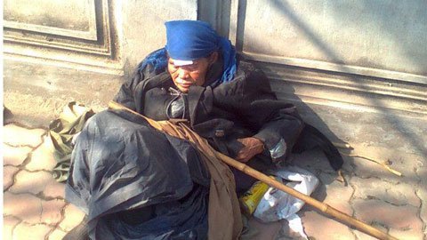 Xót xa cụ già mất 1 con, hỏng 2 mắt, liệt 2 chân!