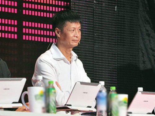 Lê Hoàng 'cố đấm' vẫn nát 'xôi