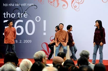 Ngày thơ Việt Nam kiên quyết không bán vé