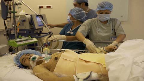 Ca phẫu thuật kỳ diệu cho người có khối u 90 cân