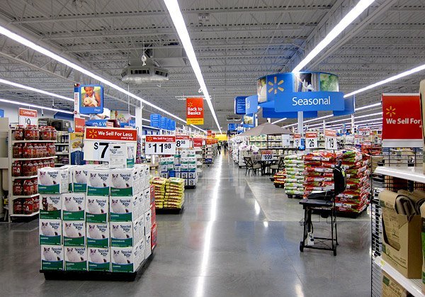 Chiêu giữ giá rẻ của các đại gia bán lẻ