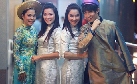 Nathan Lee điển trai nhờ áo dài Việt