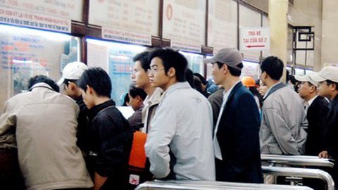 Vé tàu Tết, khan ảo để cò trục lợi