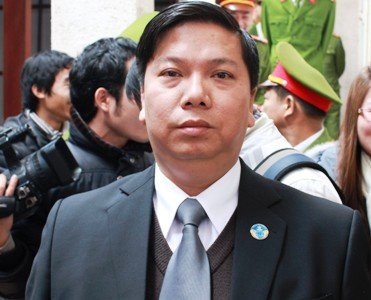 Vì sao phiên toà xử Lê Văn Luyện tạm dừng?