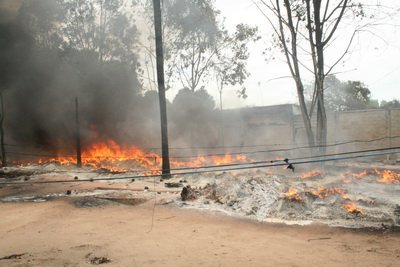 Cháy rụi một kho hàng rộng 4000m2