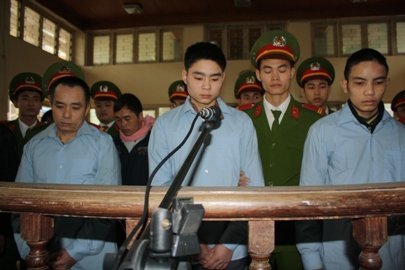 Kết thúc ngày đầu xét xử Lê Văn Luyện