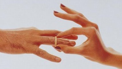 Phim sex Mỹ bị khai tử vì bao cao su?