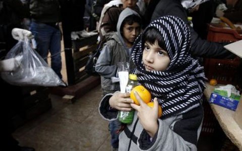 Vì sao hàng loạt cha mẹ ở Hy Lạp bỏ rơi con?