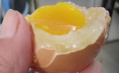 Trứng gà giả đã xuất hiện trở lại!