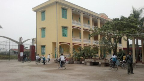 Sở Giáo dục tới trường nữ sinh tự tử