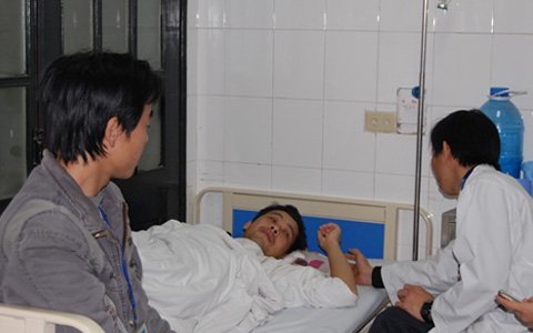 Xe chở bác sĩ BV Việt Đức lao xuống vực sâu