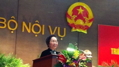Còn khen nhiều lãnh đạo, ít người lao động trực tiếp