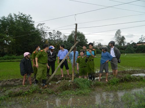Một phụ nữ bị điện giật chết thảm