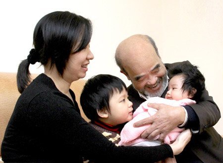 GS Đặng Hùng Võ kể chuyện chăm con mọn