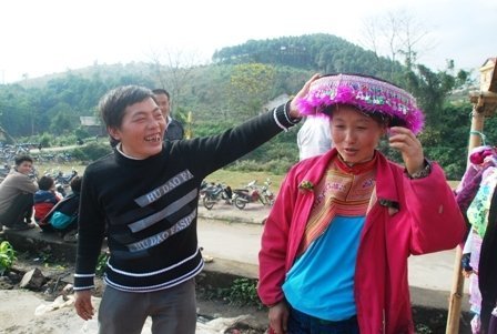 Rực rỡ chợ Tết vùng cao Tây Bắc